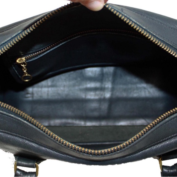 Vintage Coach Broadway bag (style# 9891) - Picture 9 of 10